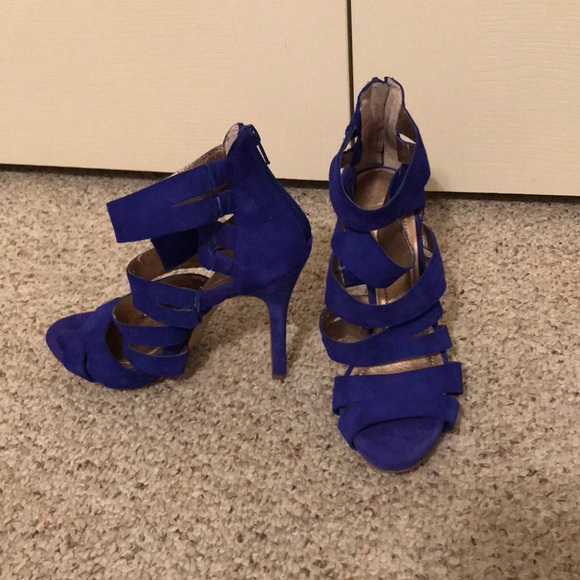 BCBG Generation Electric Blue Suede Sandals Size 7 - Picture 1 of 3